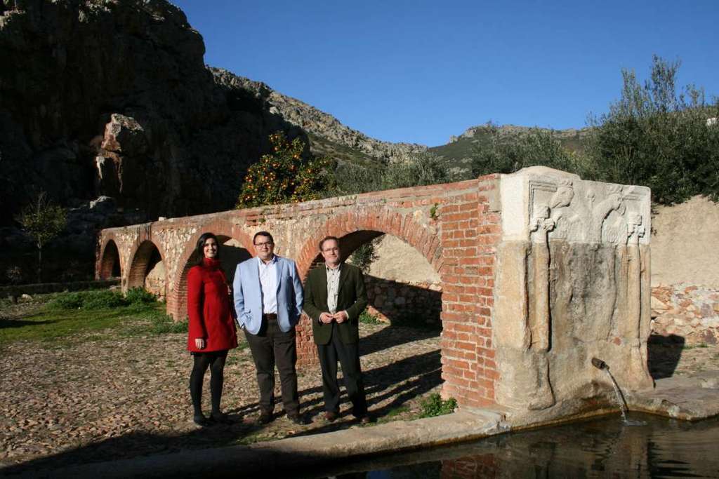 La secretaria general de Cultura visita Hornachos para conocer la situación del patrimonio cultural de la localidad