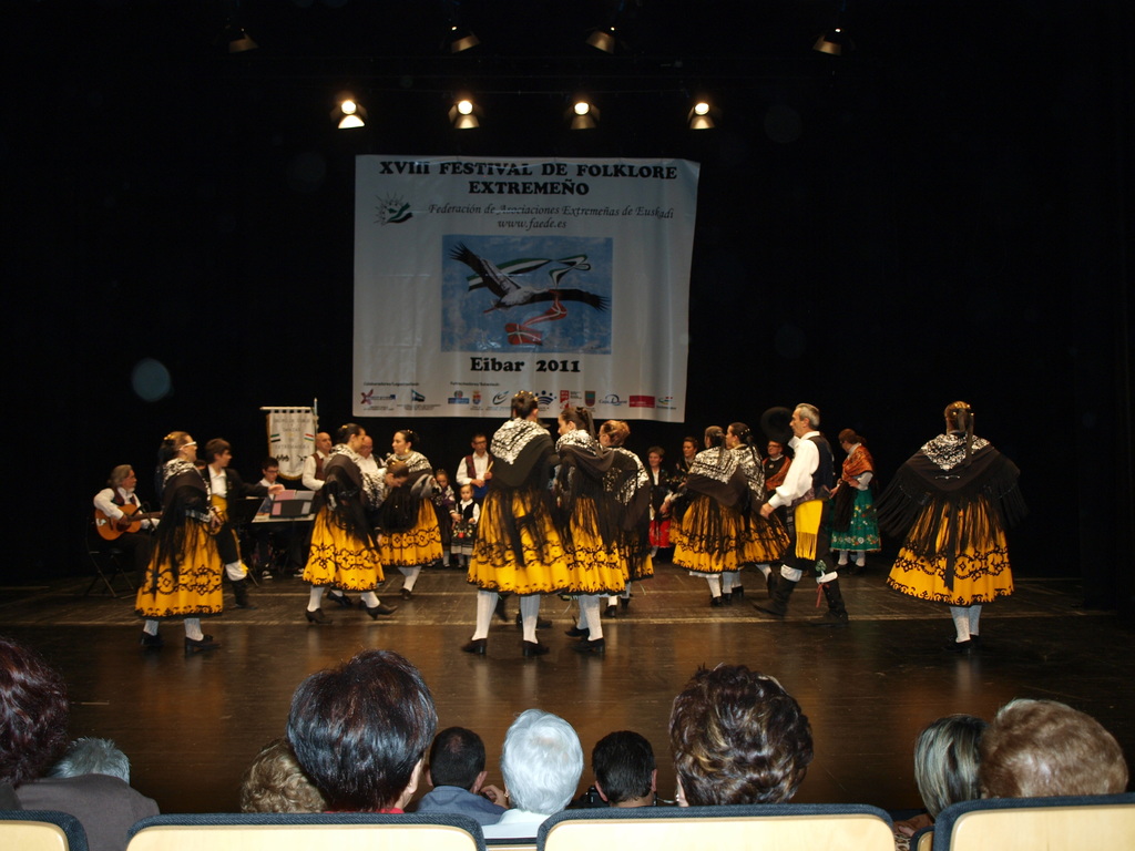 2011.11.12   	XVIII Festival de Folclore Extremeño 2011.11.12   	XVIII Festival de Folclore Extremeño - PB128518