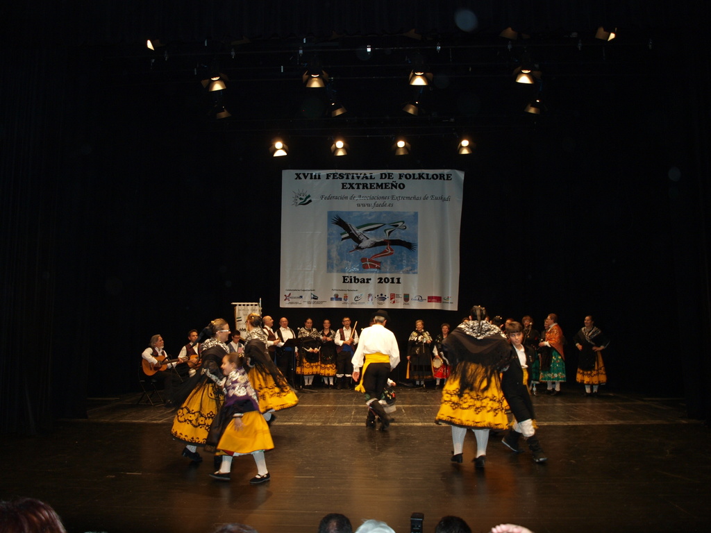 2011.11.12   	XVIII Festival de Folclore Extremeño 2011.11.12   	XVIII Festival de Folclore Extremeño - PB128535