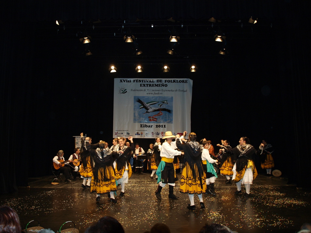 2011.11.12   	XVIII Festival de Folclore Extremeño 2011.11.12   	XVIII Festival de Folclore Extremeño - PB128633