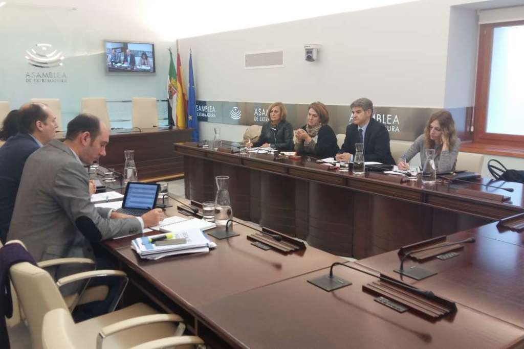La Junta de Extremadura destaca el tono constructivo de las mesas sectoriales de negociación para los Presupuestos de 2016
