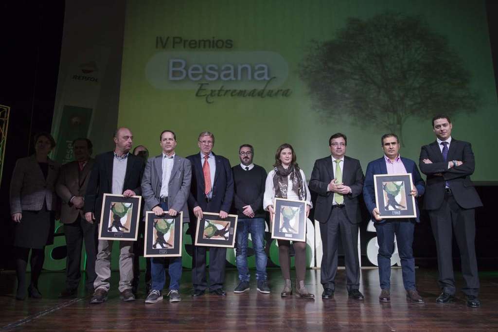 Entrega de los premios Besana en FEVAL