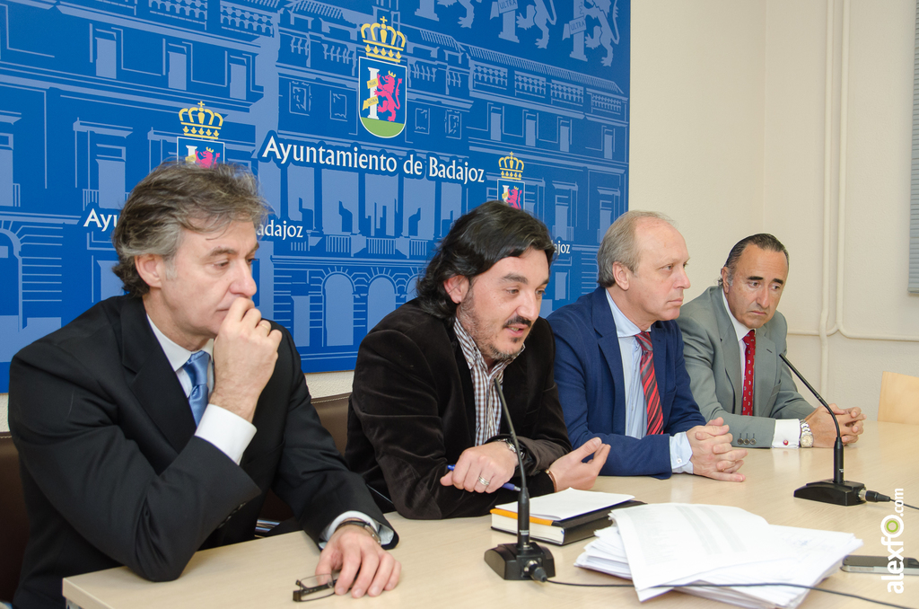 Presentación de acuerdos Falcap - comerciantes de Badajoz Carnaval 2014 rueda de prensa FALCAP ayuntamiento-5.jpg