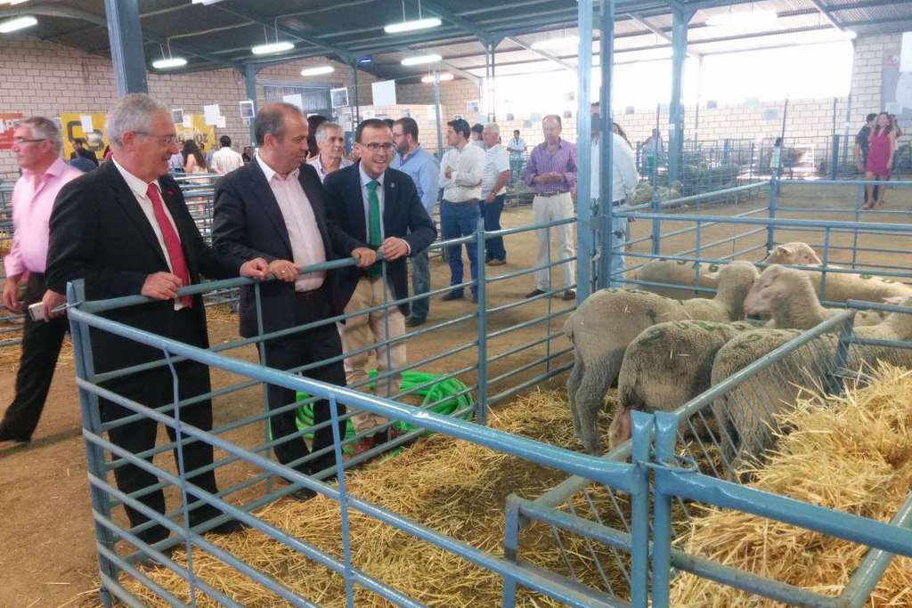 Santos Jorna anuncia la creación de una innovadora escuela de pastores en Castuera