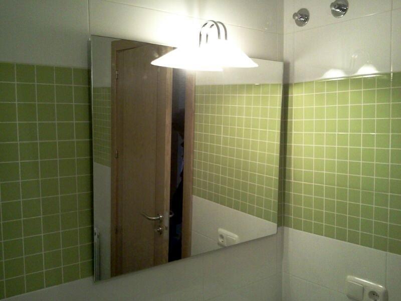 Espejo y lámpara de baño.Plasencia Espejo y lámpara de baño. Plasencia