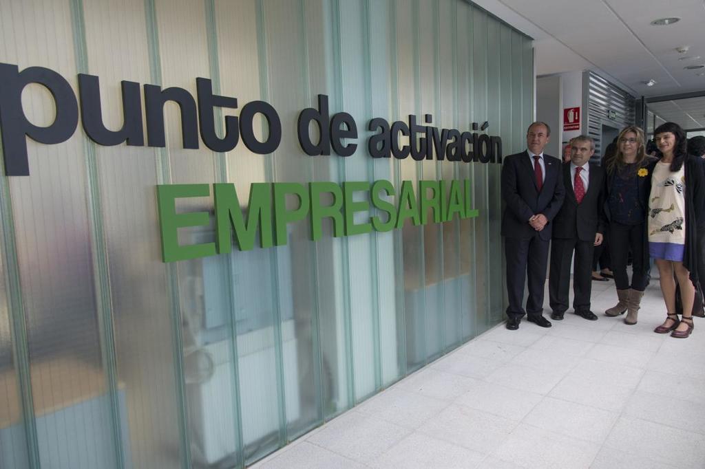 Gobex Inauguración PAE Badajoz El presidente del Gobierno de Extremadura, José Antonio Monago, inaugura el Punto de Activación Empresarial de Badajoz. También 