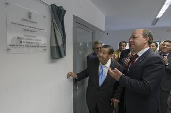 Gobex cr del 112 el presidente del gobierno de extremadura jose antonio monago inaugura el centro re normal 3 2