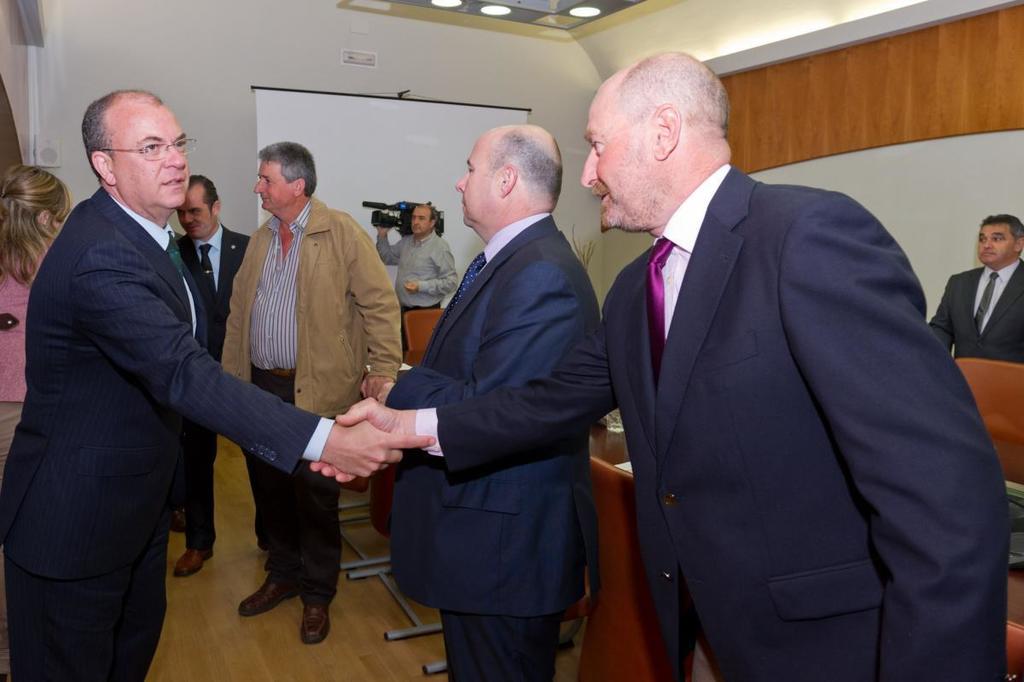 Gobex Reunión con Acorex El presidente del Gobierno de Extremadura, José Antonio Monago, se reúne con el Consejo Rector de ACOREX.