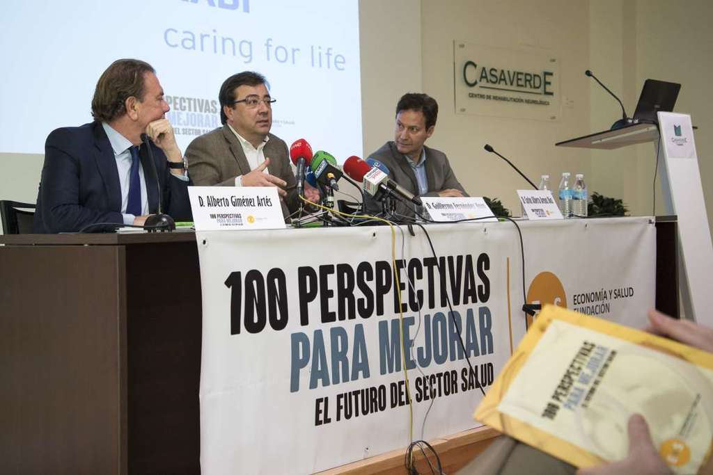 Fernández Vara aboga por que el Ministerio de Sanidad lidere las grandes reformas para mantener el sistema sanitario en España