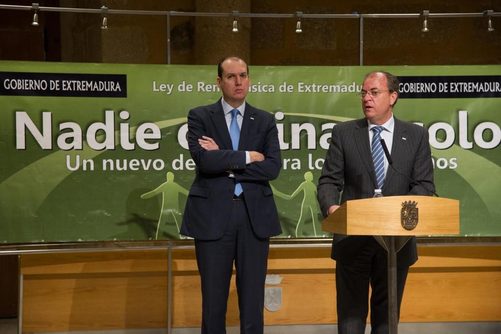 Gobex El Presidente del Gobierno de Extremadura, José Antonio Monago, presenta la Ley de Renta Básica de Extremadura.