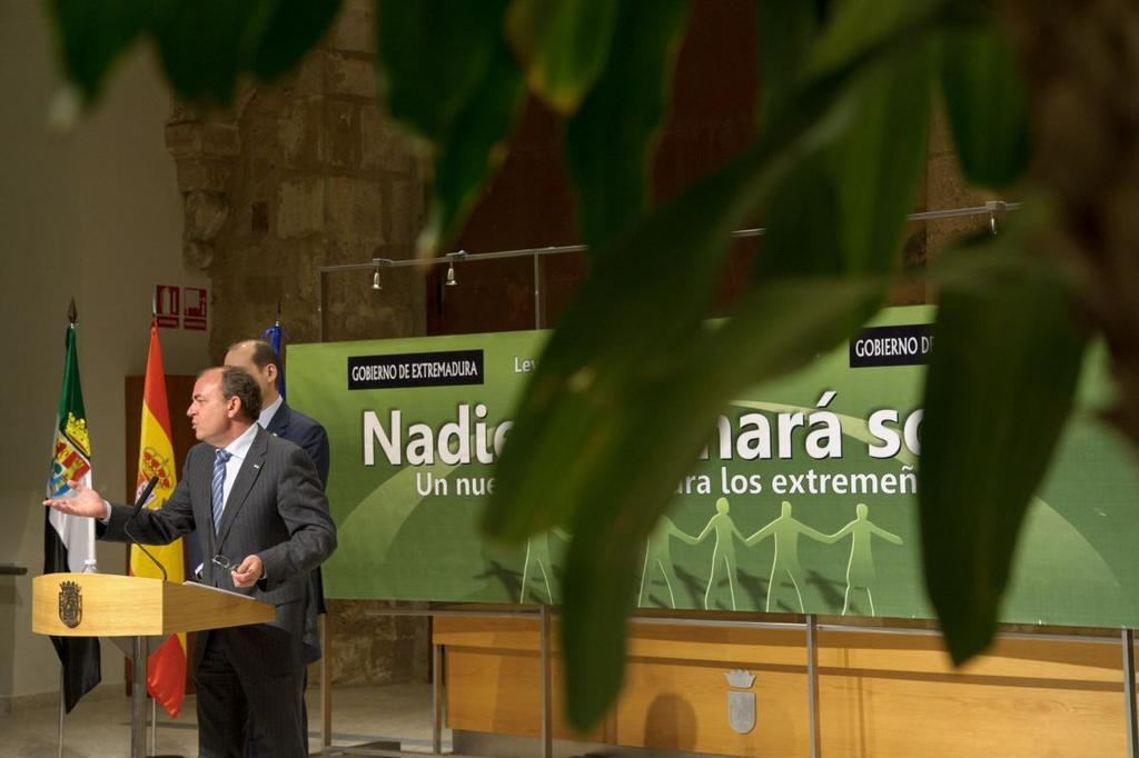 Gobex El Presidente del Gobierno de Extremadura, José Antonio Monago, presenta la Ley de Renta Básica de Extremadura.