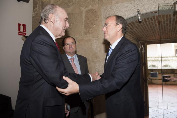 Gobex Monago se reúne con la CREEX El presidente del Gobierno de Extremadura, José Antonio Monago, se reúne con la nueva directiva de la Confederación Regional Emp