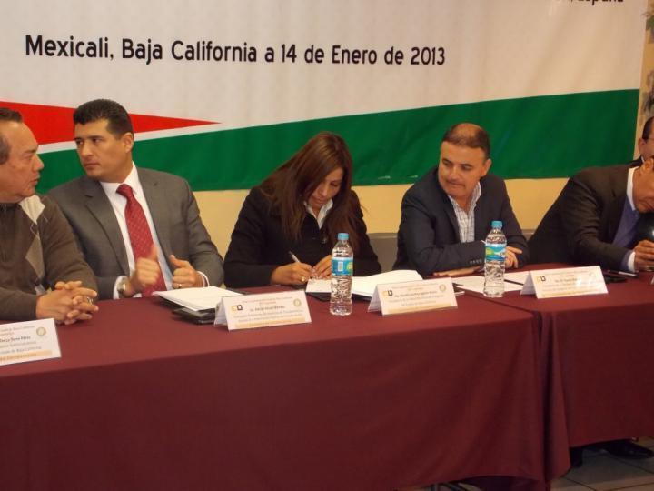 Convenio con Gobierno Baja California 2536a_8994