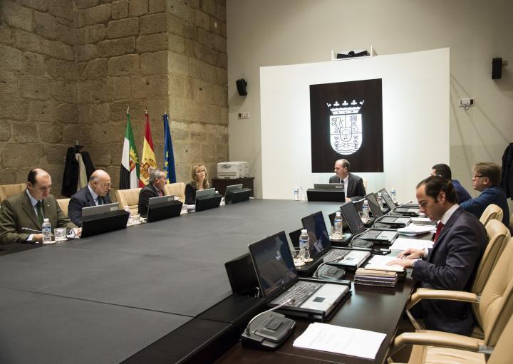 Gobex Consejo de Gobierno del 18/12/2012 El Consejo de Gobierno reunido en sesión ordinaria para estudiar asuntos de interés general para la Comunidad Autónoma.