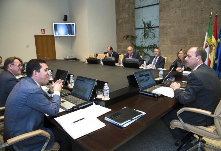 Gobex Consejo de Gobierno del 11/12/2012 El Gobierno de Extremadura se reúne en el Consejo de Gobierno del 11 de diciembre de 2012.