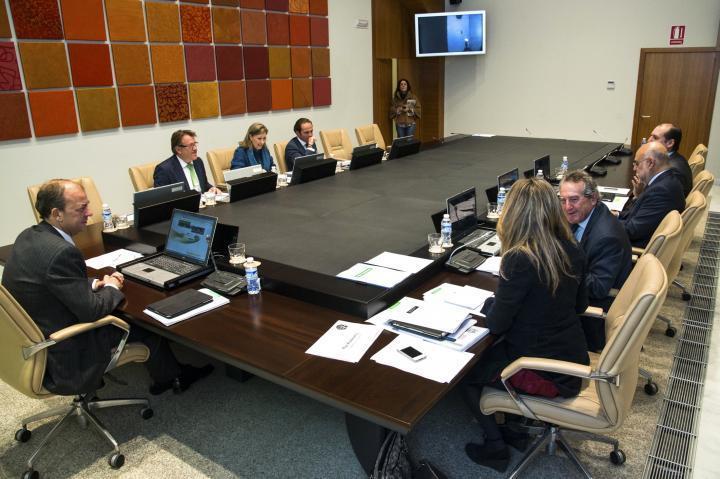 Gobex Consejo de Gobierno del 04/12/2012 Los miembros del Gobierno de Extremadura reunidos en Consejo Ordinario.