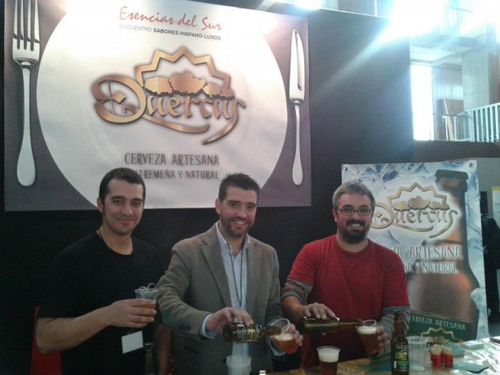 AJE Extremadura en Fehispor 2012  Pablo Blázquez, junto a sus socios, promocionando su recién estrenada Cerveza Extremeña &quot;QUERCUS&quot; 