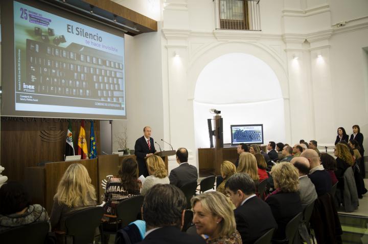 Gobex Clausura acto contra violencia g. El presidente del Gobierno de Extremadura, José Antonio Monago, clausura el Acto Institucional del Día Internacional contra la V
