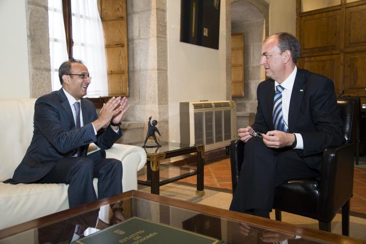 Gobex Recepción del Cónsul Marruecos El presidente del Gobierno de Extremadura, José Antonio Monago, recibe al Cónsul General de Marruecos, Mohammed Yebari.