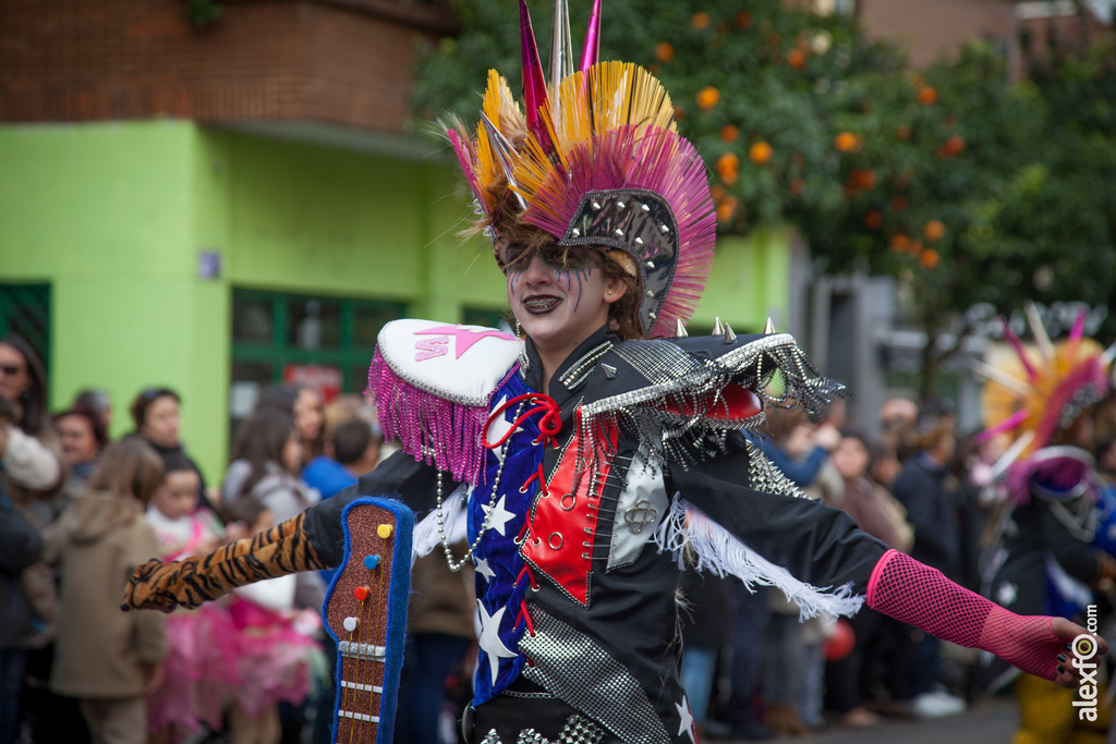 comparsa Los Caprichosos en los 80 con sigue, sigue Sputnik desfile de comparsas carnaval de Badajoz 8