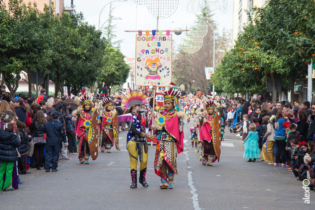 comparsa Los Caprichosos en los 80 con sigue, sigue Sputnik desfile de comparsas carnaval de Badajoz