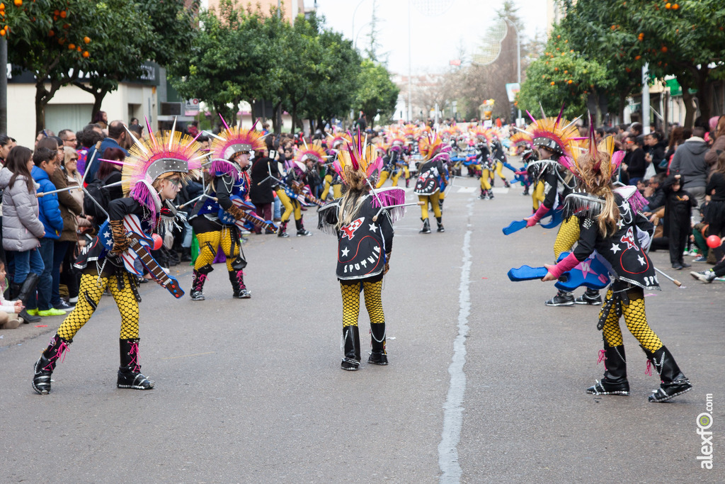 comparsa Los Caprichosos en los 80 con sigue, sigue Sputnik desfile de comparsas carnaval de Badajoz 4