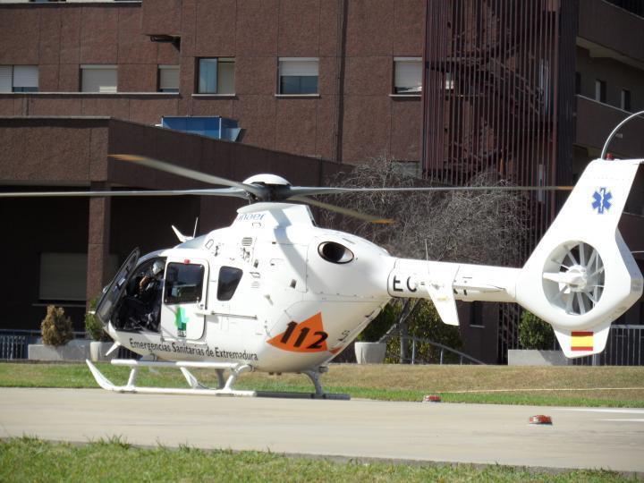 Vehículos Helicóptero en el Hospital Infanta Cristina.