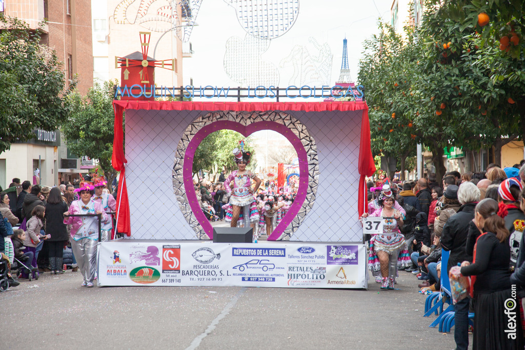 comparsa Los Colegas desfile de comparsas carnaval de Badajoz