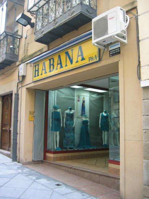 ESTABLECIMIENTOS ASOCIADOS Fachada de Habana Modas en C/ Rey