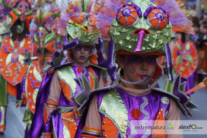 Desfile Infantil de Comparsas 2012 Bamboleo se camufla en el color del carnaval