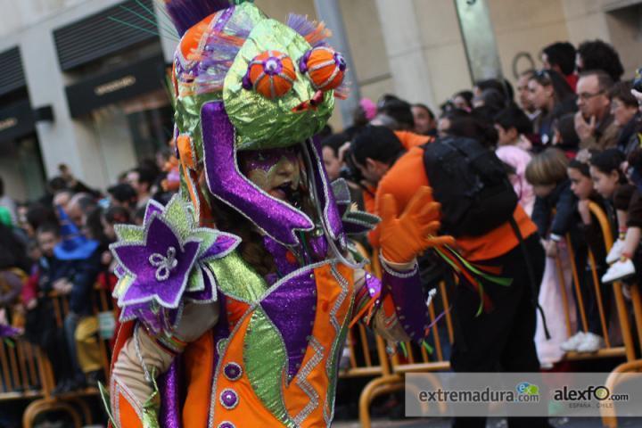 Desfile Infantil de Comparsas 2012 Comparsa Bamboleo se camufla en el color del carnaval