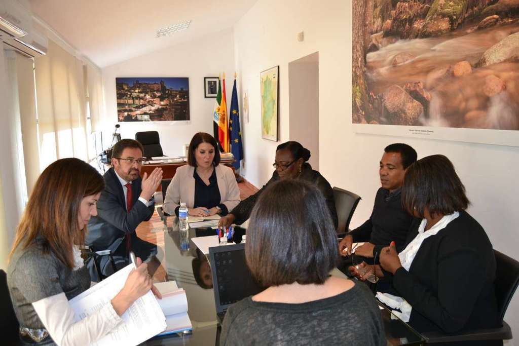 Representantes de la Junta de Extremadura se reúnen con una delegación de Santo Tomé y Príncipe