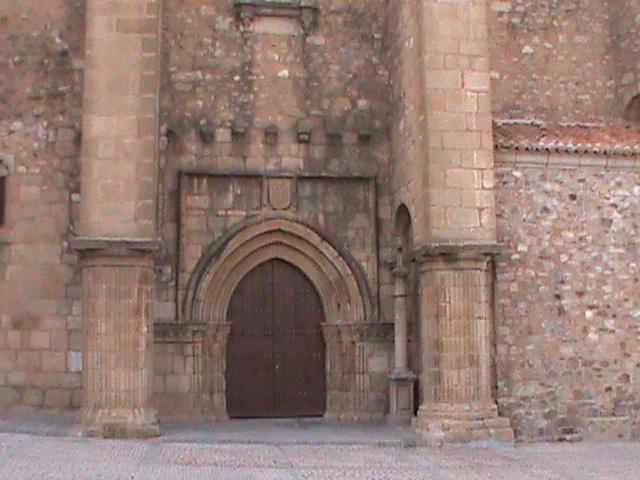 Iglesia de Santiago, Cáceres. 10eec_44e4