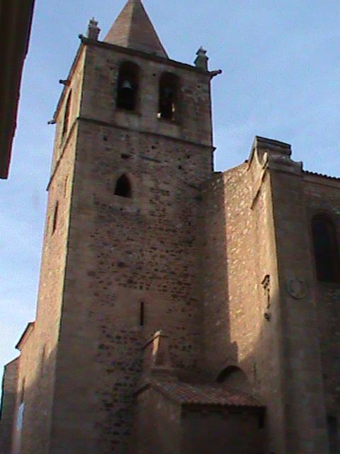 Iglesia de Santiago, Cáceres. 10efa_74d1