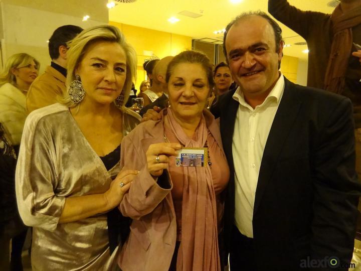 Gente en Gala Solidaria-Florencia Alonso Florencia Alonso, y Guito entregando premios