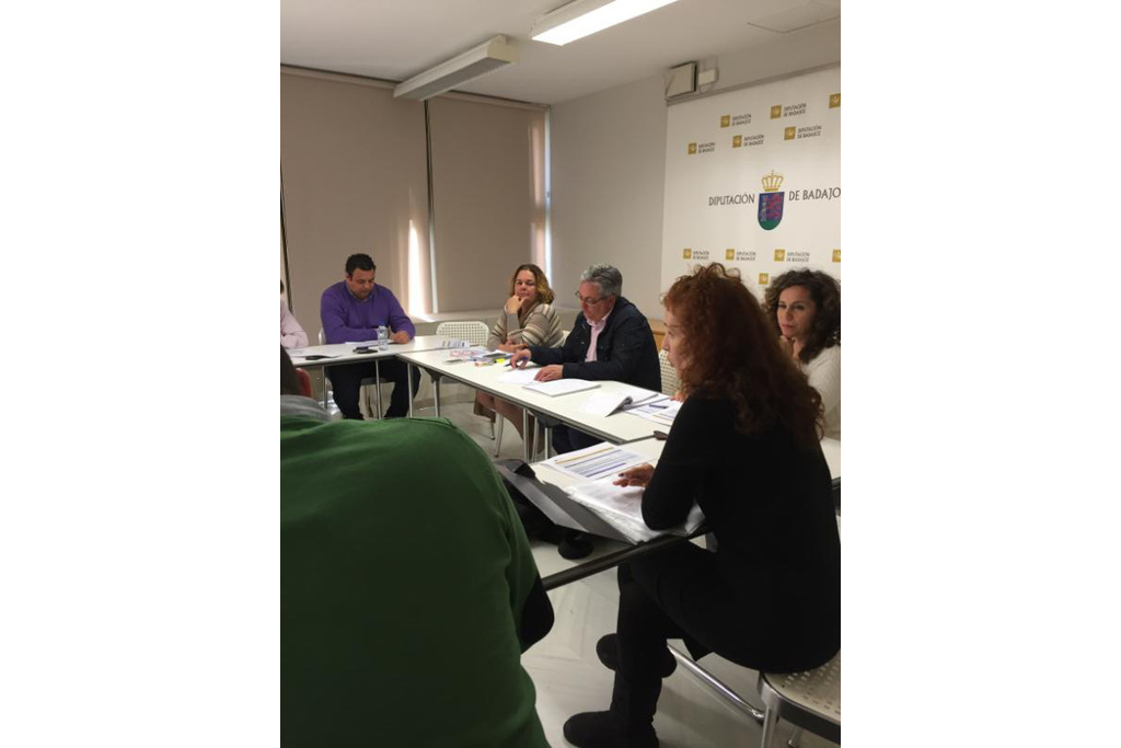 Presentado y aprobado el nuevo Plan de Formación Interna y para Entidades Locales de la Provincia de Badajoz