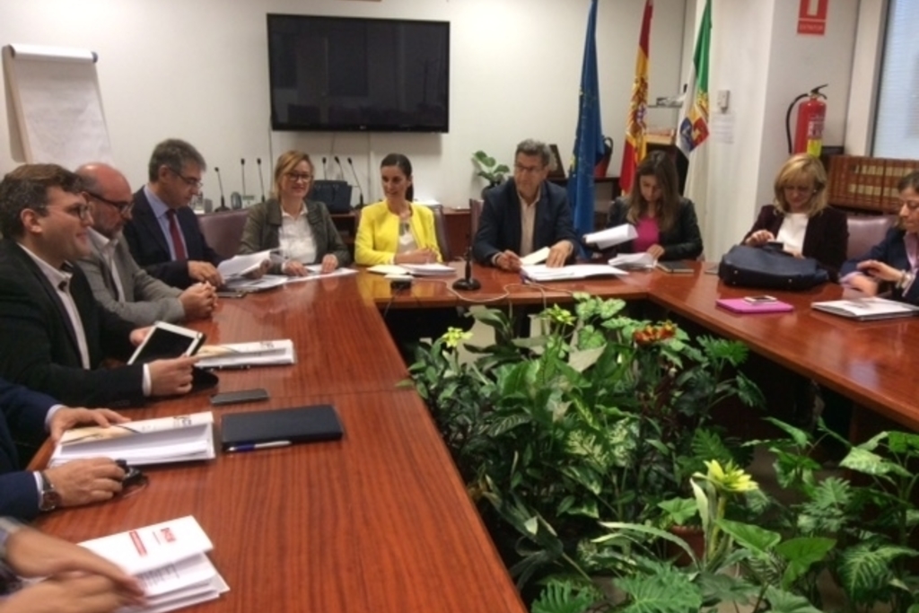 Junta de Extremadura y autónomos retoman el diálogo sobre el Plan de Fomento del Autoempleo