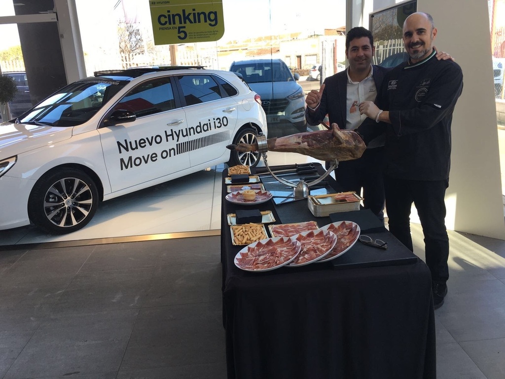 17-02-2017 Presentación del nuevo Hyundai i30- Pepe Alba Cortador de Jamón