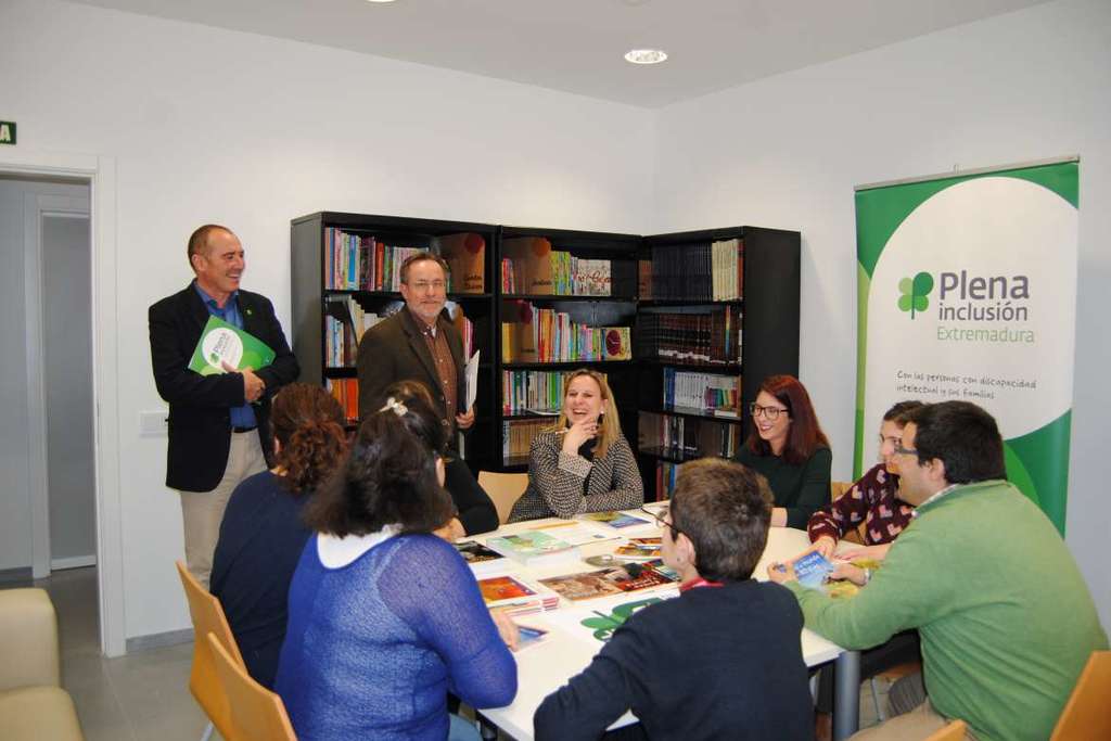 Dieciocho clubes de lectura fácil se incorporan a la Red de Clubes de Lectura de Extremadura