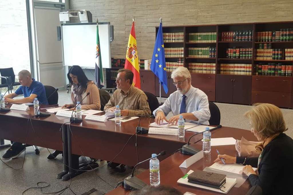 El Plan de Fomento de la Lectura de Extremadura intensifica su apoyo a los colectivos vulnerables con medidas como el voluntariado lector
