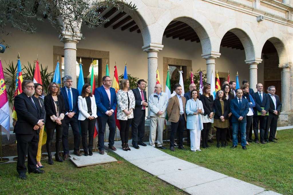 Vara promueve los cauces de participación ciudadana en la III Conferencia de la Red Autonómica que se celebra en Mérida