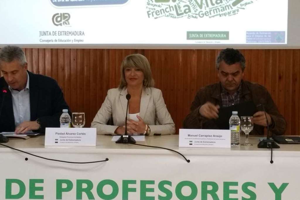 Piedad Álvarez destaca la decidida apuesta de Educación por mejorar las infraestructuras y las enseñanzas de las Escuelas Oficiales de Idiomas