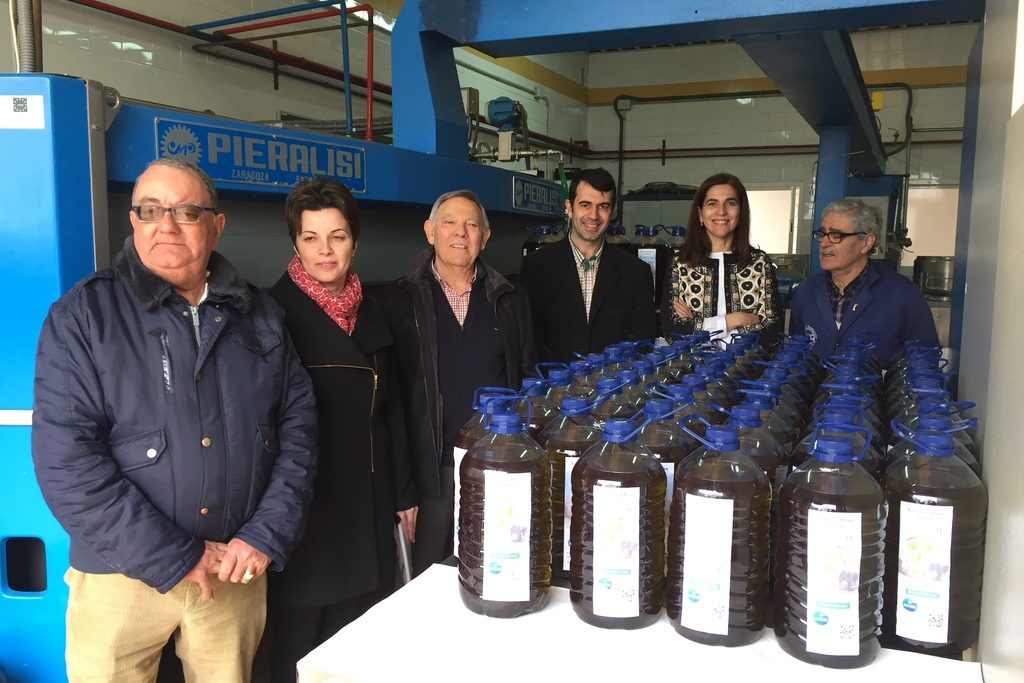 CICYTEX dona 1.415 litros de aceite procedentes de los trabajos de investigación en olivicultura