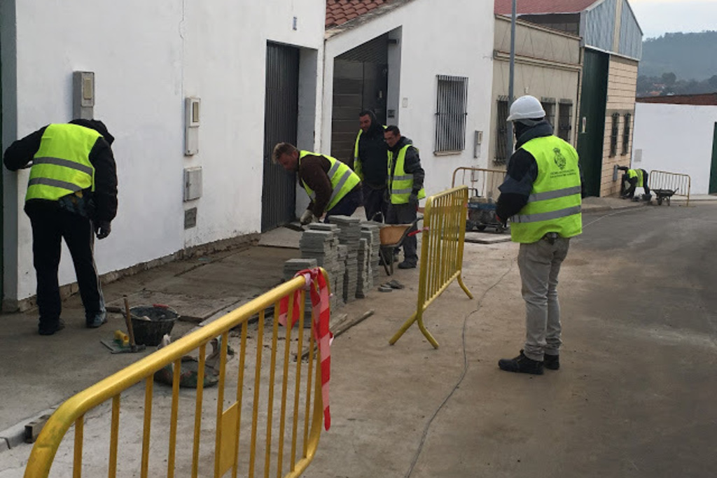 La Junta de Extremadura concede ayudas por valor de 5,4 millones de euros a entidades locales para obras y servicios del AEPSA