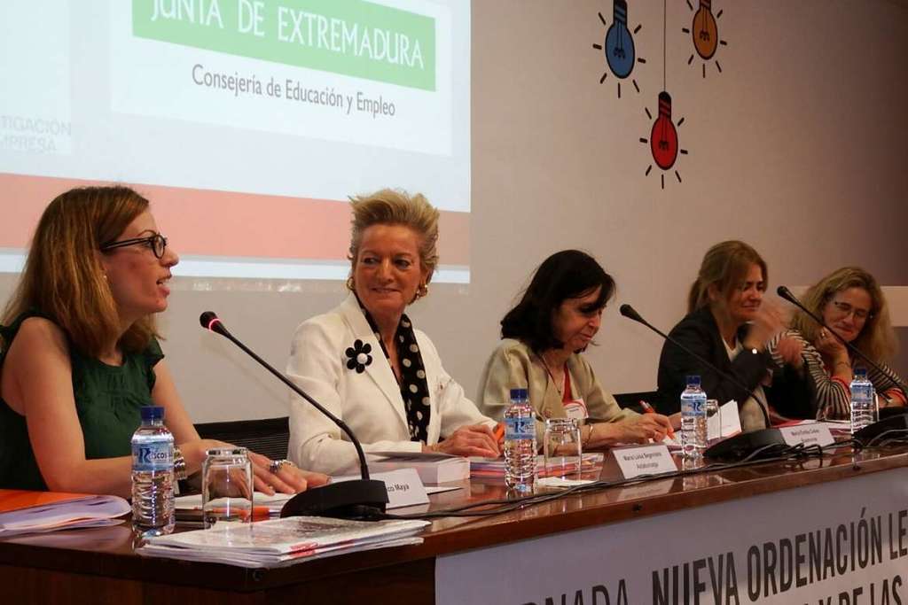 Prestigiosos magistrados debaten en Mérida sobre una nueva ordenación legal de las relaciones laborales