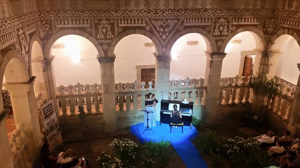 Concierto de Piano y Canto en el Claustro del Convento de San Agustín