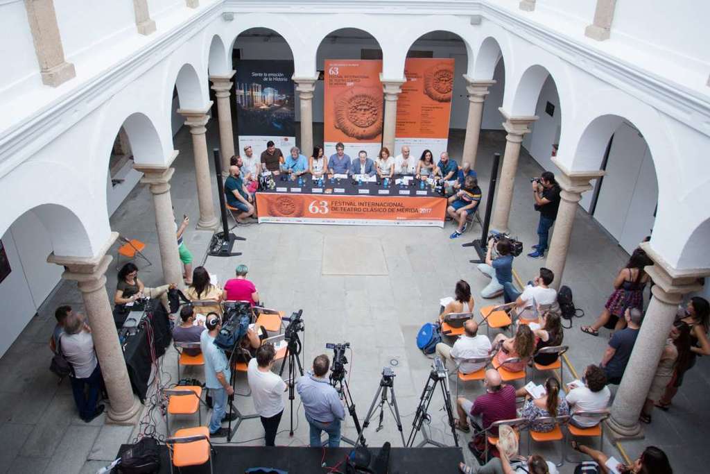 García Cabezas destaca la presencia del teatro extremeño en el Festival de Mérida