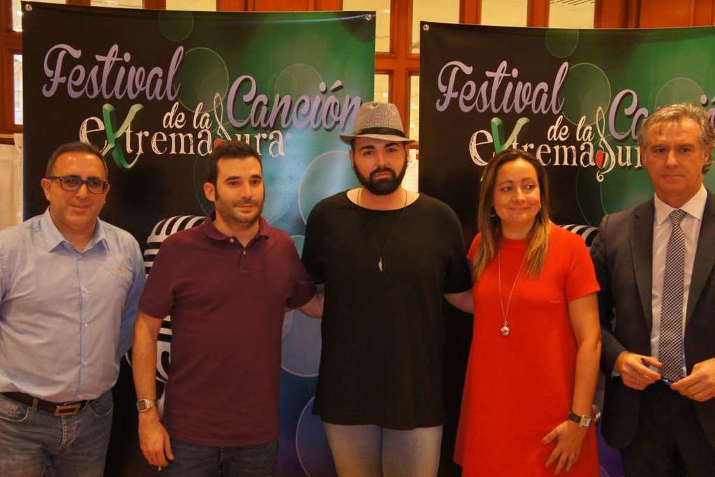 El director general del IJEX anima a los jóvenes músicos a participar en la nueva edición del Festival de la Canción de Extremadura