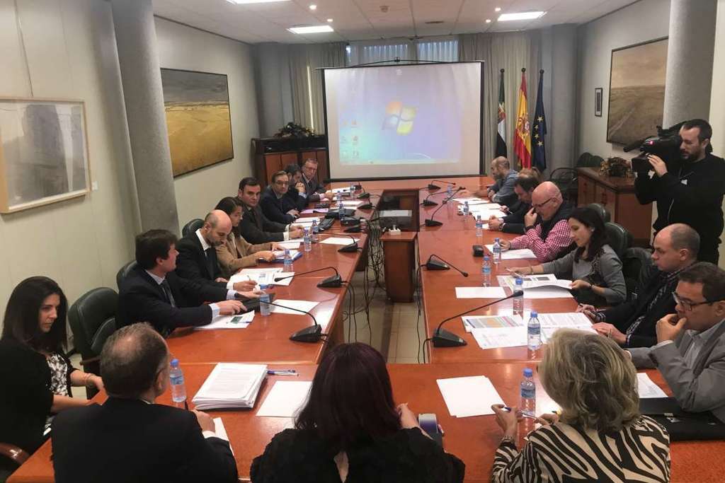 La Comisión Técnica de Seguimiento de los Proyectos de Infraestructuras Ferroviarias se reúne en Mérida