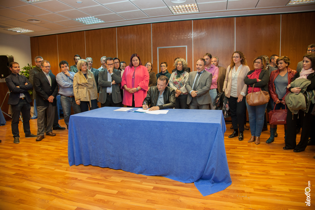 ADERCO firma la adhesion al pacto por el ferrocarril - #TrenDignoYa